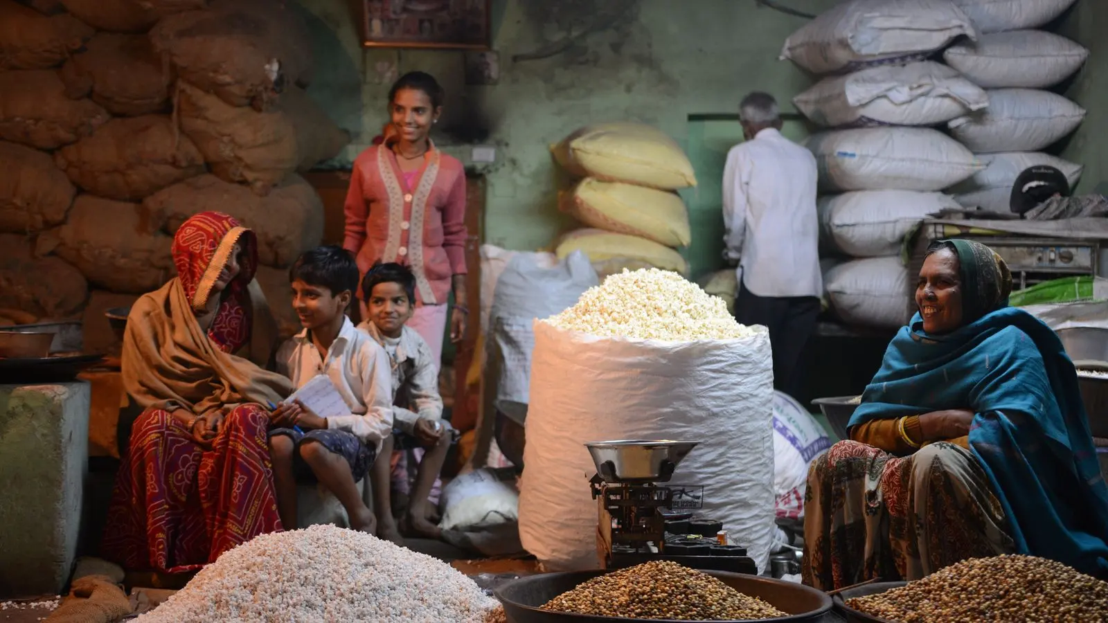 Rice shellers and grain mandis: seasonal labour and stock — PGAK Insights cover image